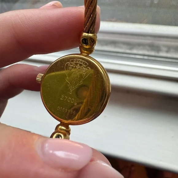 Gucci Bangle Bracelet Watch - Picture 2 of 6